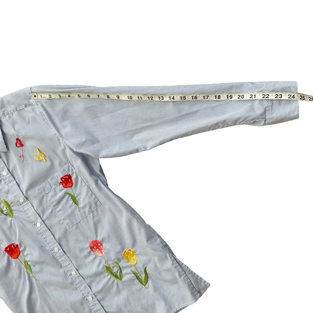 Quacker Factory Women's  Long Sleeve‎ Button Down with Tulip Embroidery Size: M - Picture 6 of 7